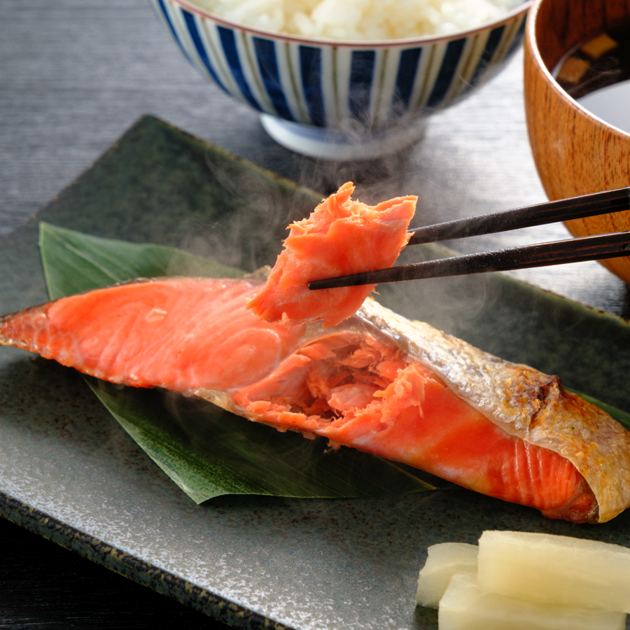 <はこだて自由市場 やな商店>熟成甘塩「紅鮭」(個包装)8切【12ヵ月定期便】
