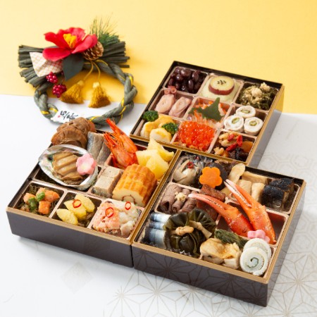 ＜中央水産＞北海道産素材のおせち  5.5寸3段重 41品【12月27～30日にお届け】