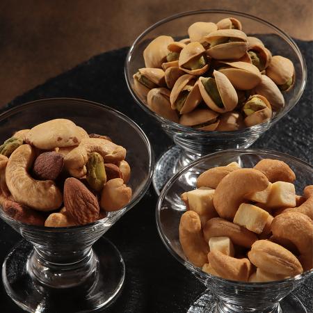 ＜燻製キッチンKEMUMAKI・KUN＞3種の燻製ナッツハーフ9点セット