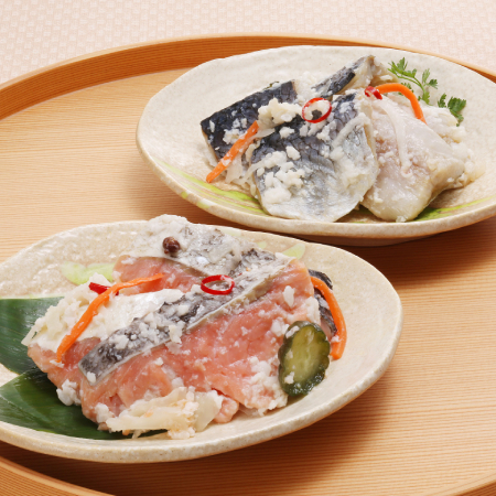 ＜佐藤水産＞北海道産秋鮭と鰊(にしん)の飯寿司 各300g