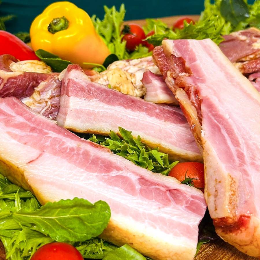 ＜きゃらうえいふらの＞熱薫ベーコン500g以上