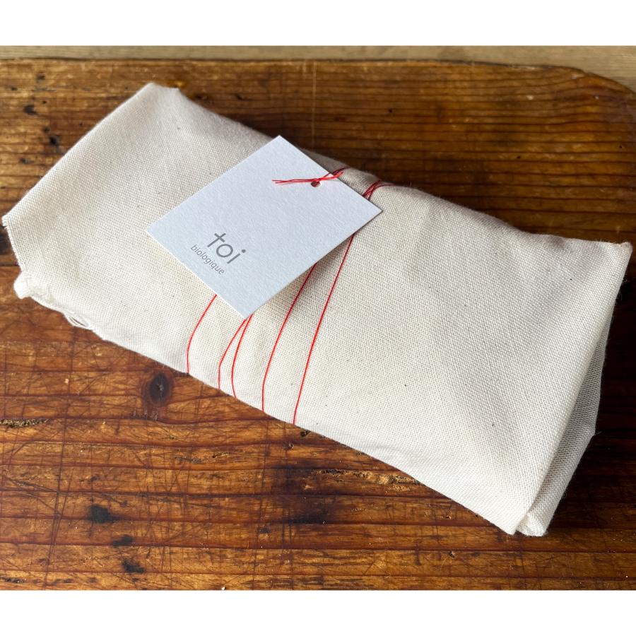 ＜toi＞音更町産有機栽培小麦全粒粉100％の薪窯シュトレン1個