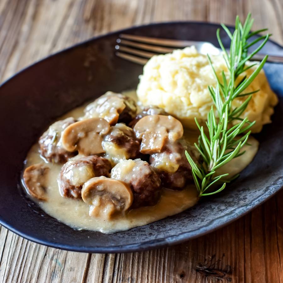 tomuraushiお肉がおいしい煮込み料理シリーズ　エゾシカジビエ缶3缶セット