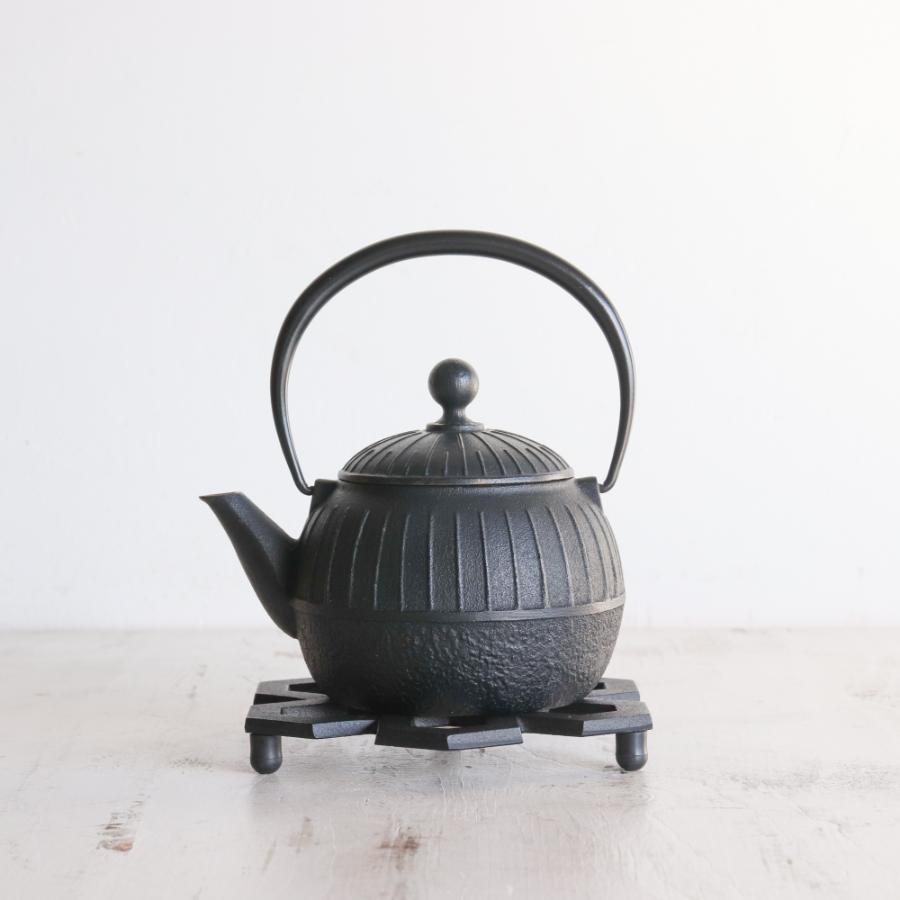 ＜OIGEN＞南部鉄器 　瓶敷　雪格子