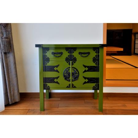 仙台箪笥　両開コンソール　常盤色漆塗り　巾70×奥40×高70cm　20kg×１