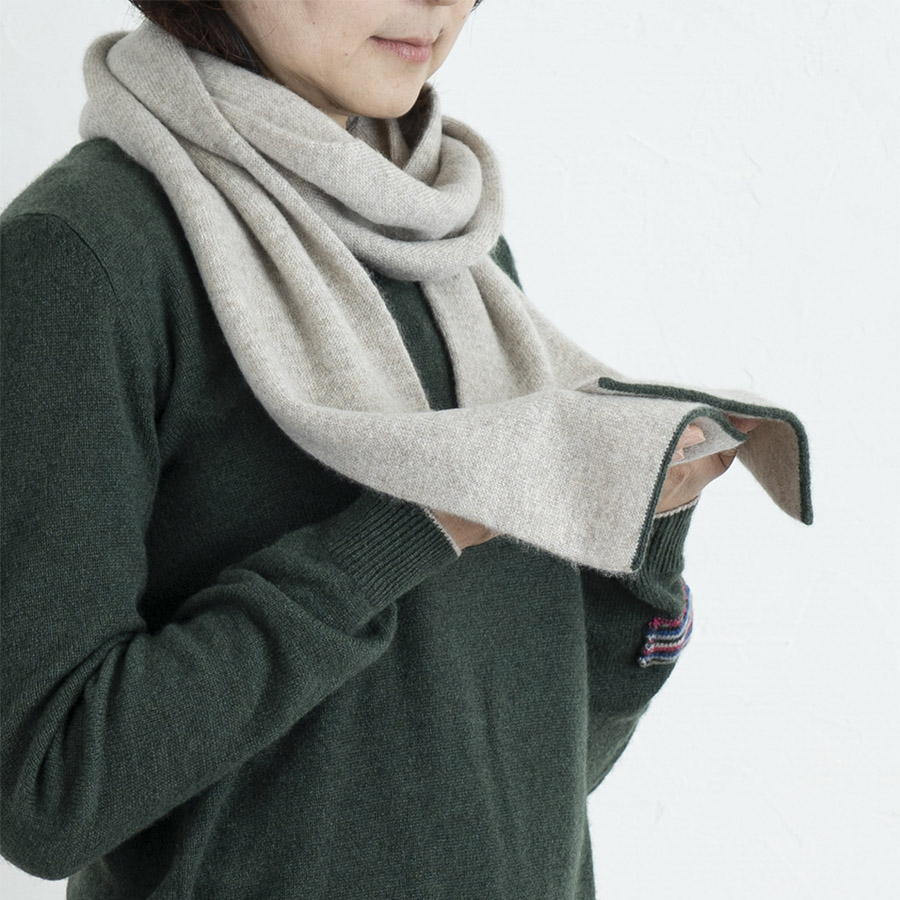 手しごとで編む〈白田のカシミヤ〉マフラー(ベージュ)カシミヤ100