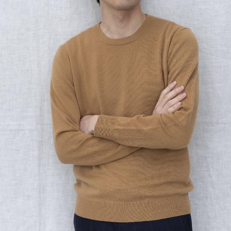 ＜SHIRATA　KNITWORKS／白田のカシミヤ＞ラウンドプルオーバー　ベビーカシミヤ100%【度詰】キャメル（紳士LL）