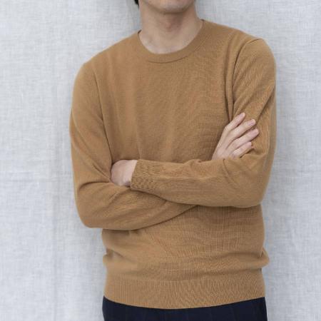 ＜SHIRATA　KNITWORKS／白田のカシミヤ＞ラウンドプルオーバー　ベビーカシミヤ100%【度詰】キャメル（紳士LL）