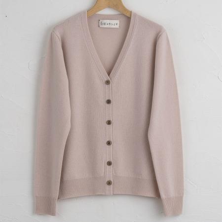 ＜SHIRATA　KNITWORKS／白田のカシミヤ＞Vネックカーディガン　ベビーカシミヤ100%【度詰】アイスピンク（紳士LL）