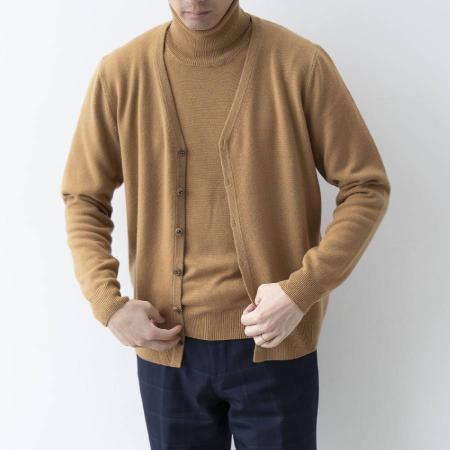 ＜SHIRATA　KNITWORKS／白田のカシミヤ＞Vネックカーディガン　ベビーカシミヤ100%【度詰】キャメル（紳士M・L）