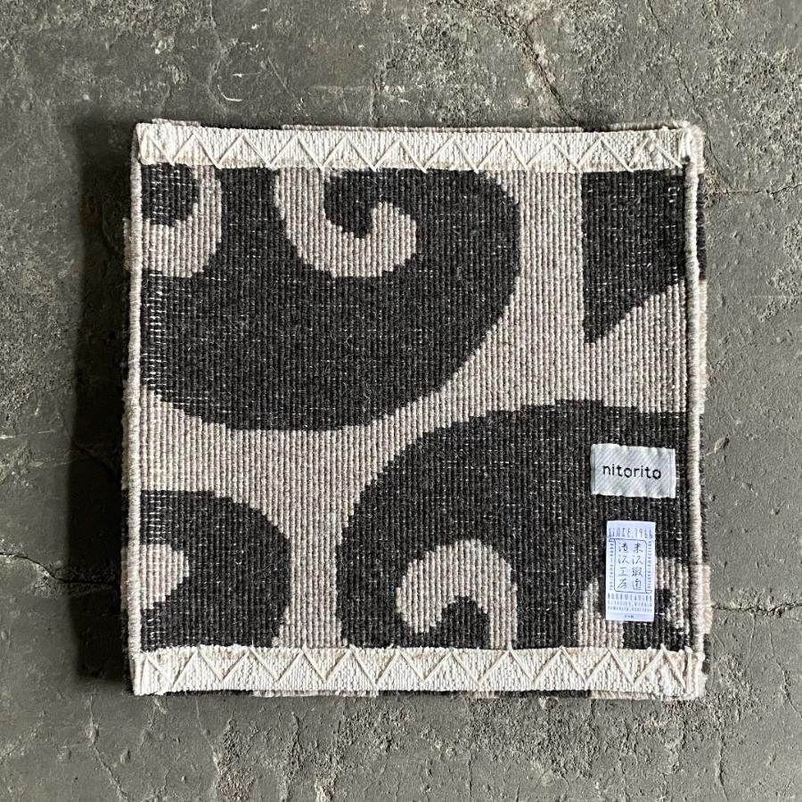 ＜nitorito×米沢緞通＞mushroom（チェアラグ：約38x38cm）