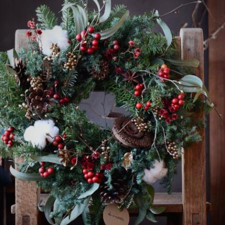 <she is matilda.>クリスマスリース Lサイズ