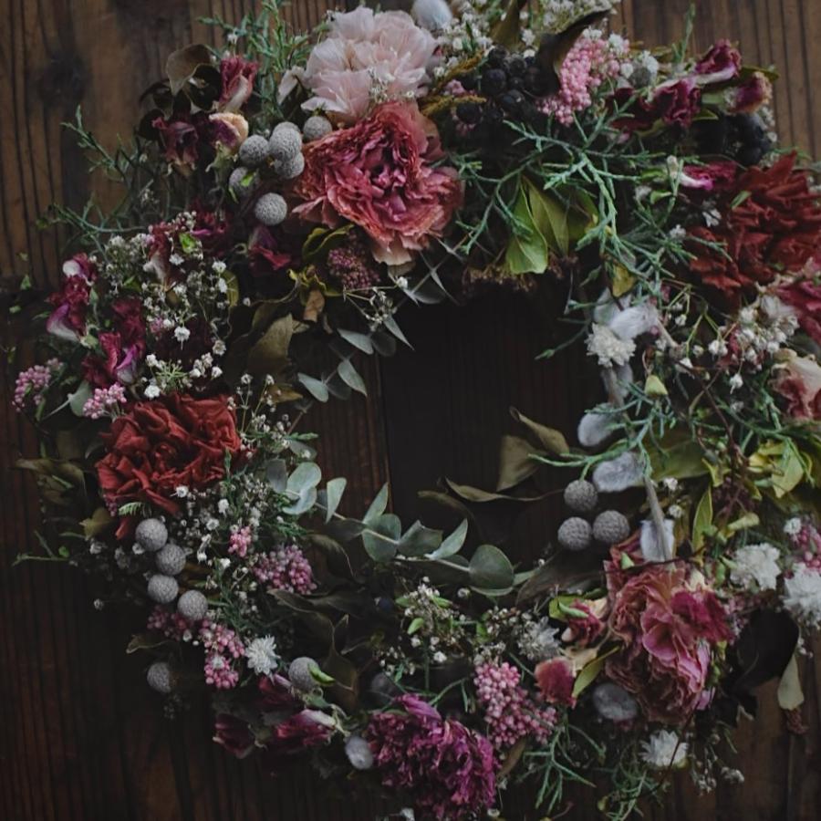 ＜she is matilda.＞mother’s day スターチスとかすみ草の小花のフルリース