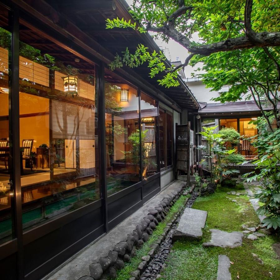 <料亭かも川本館>佐渡ゴールドサーモンの長岡越後味噌漬8切入