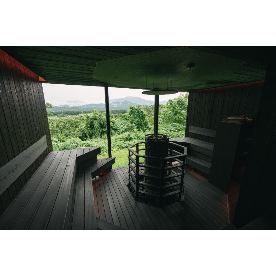 ＜Snow Peak FIELD SUITE SPA HEADQUARTERS＞手ぶらで温泉＆新潟の食材を愉しむ守門岳コース　ペア
