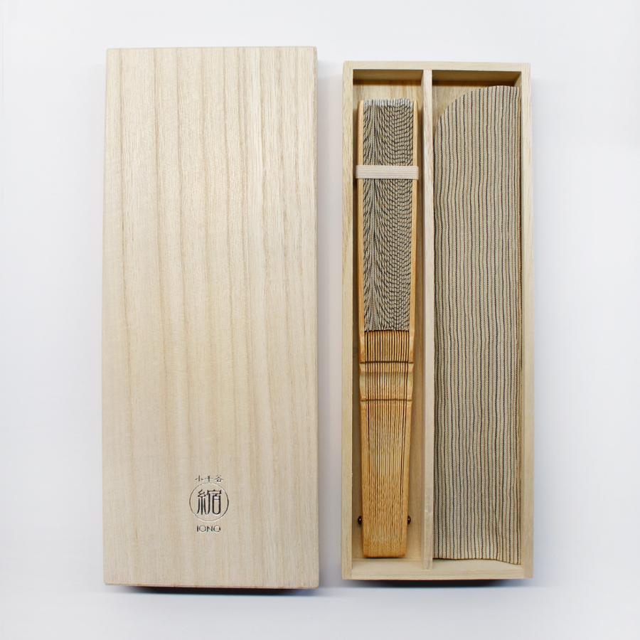 <IONO>小千谷縮 扇子 縞 ベージュ