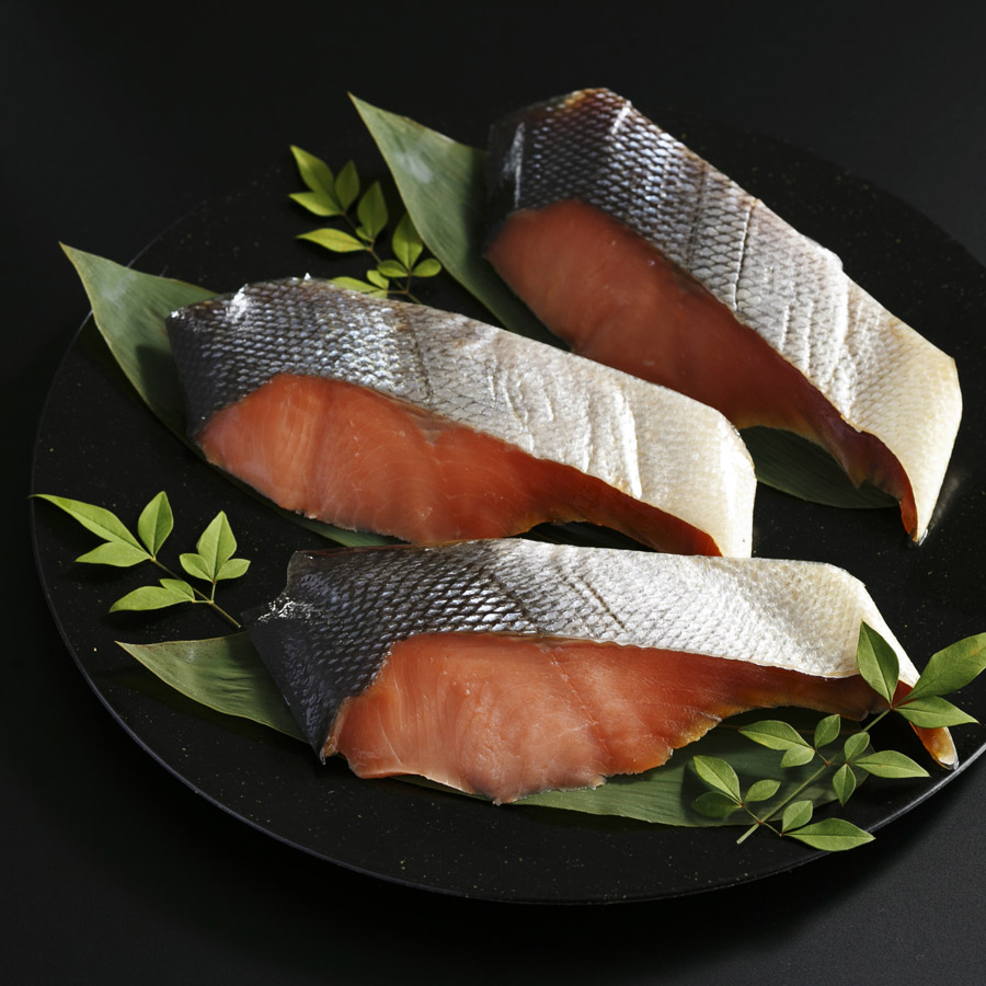 ＜千年鮭きっかわ＞塩引鮭3切化粧箱入