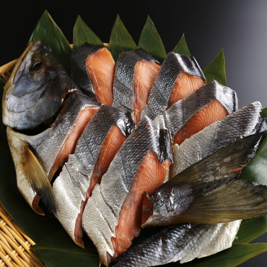 <千年鮭きっかわ>塩引鮭一尾 SS-0