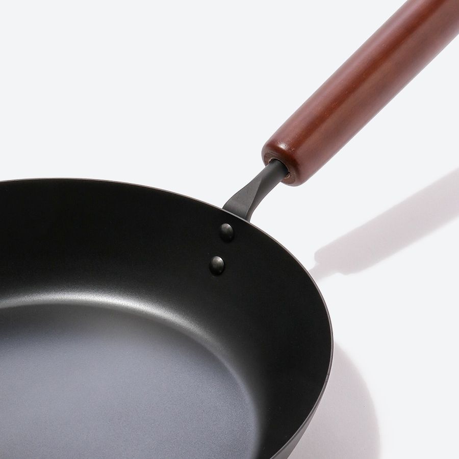 〈鉄鍋シリーズ〉フライパン２６cm　シリコン塗装