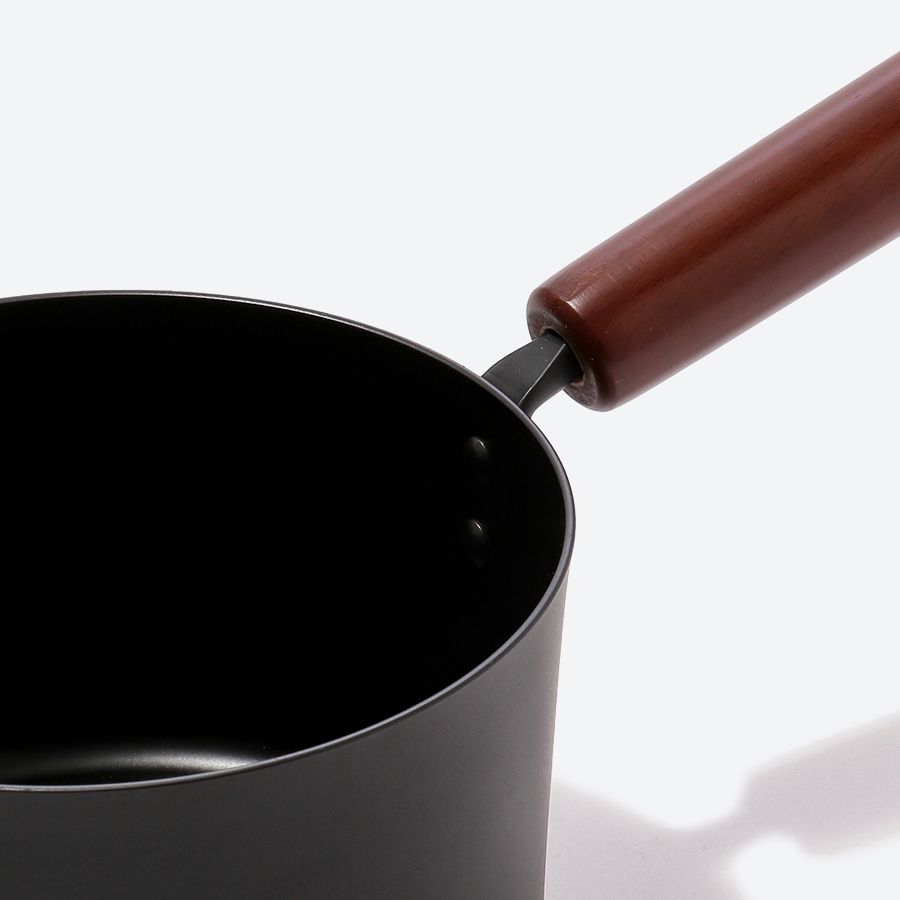 〈鉄鍋シリーズ〉片手鍋１６cm　シリコン塗装
