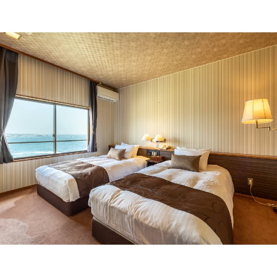 ＜HOTEL AZUMA＞１泊２食付２名様　平日利用　サンセットパノラマオーシャンフロント