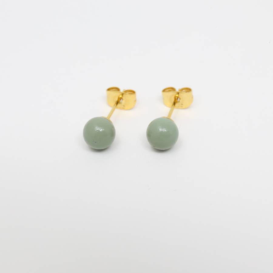 ＜ヌシヤ＞輪島でうまれた うるしのピアス　しんめ（薄緑）