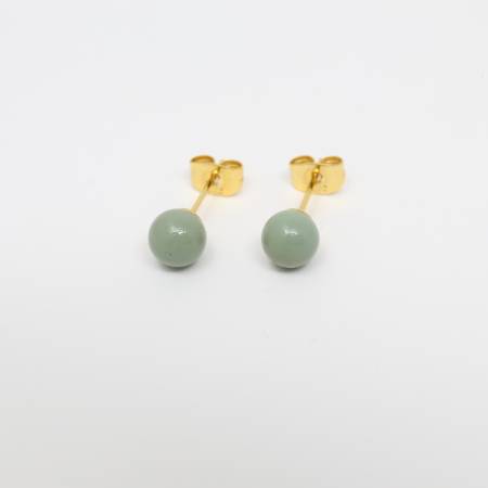 ＜ヌシヤ＞輪島でうまれた うるしのピアス　しんめ（薄緑）