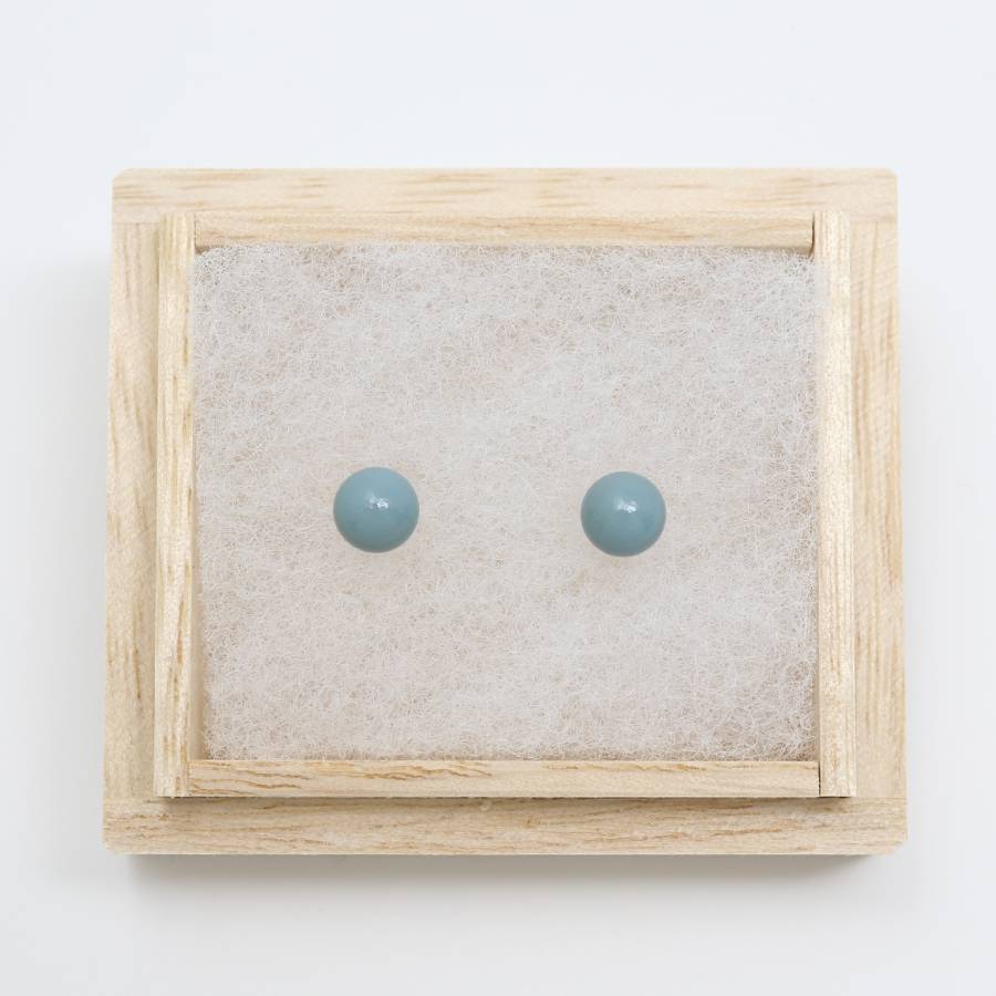 ＜ヌシヤ＞輪島でうまれた うるしのピアス　そら（水色）