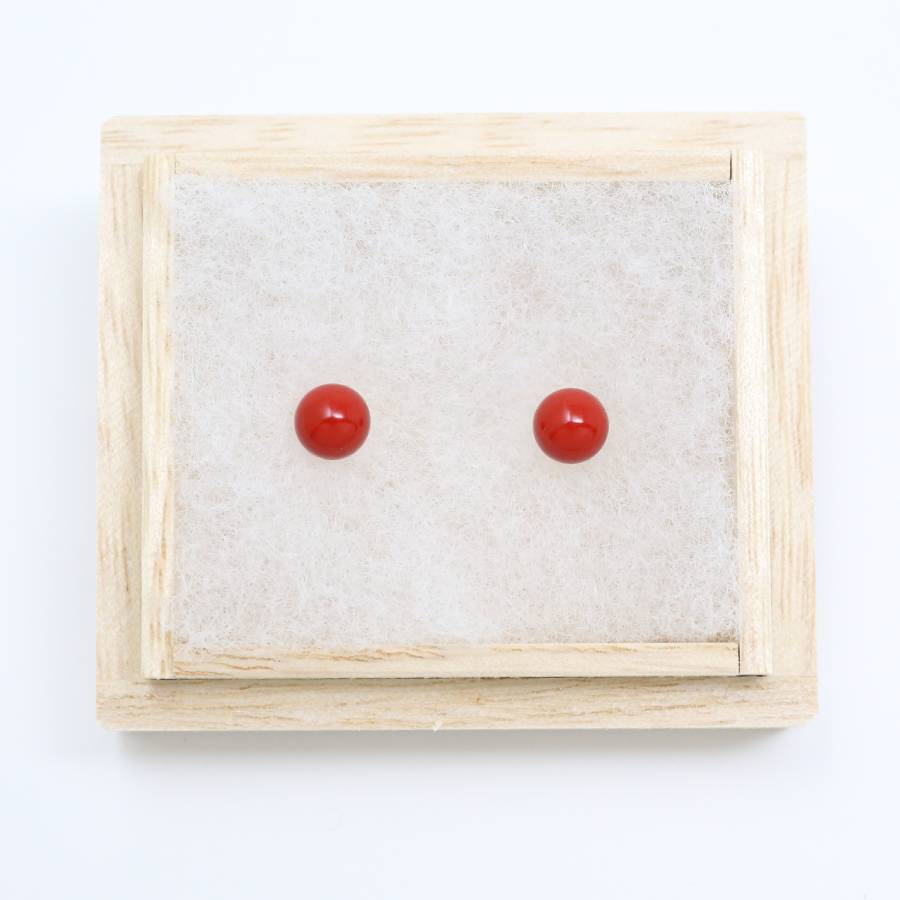 ＜ヌシヤ＞輪島でうまれた うるしのピアス　あかね（赤）