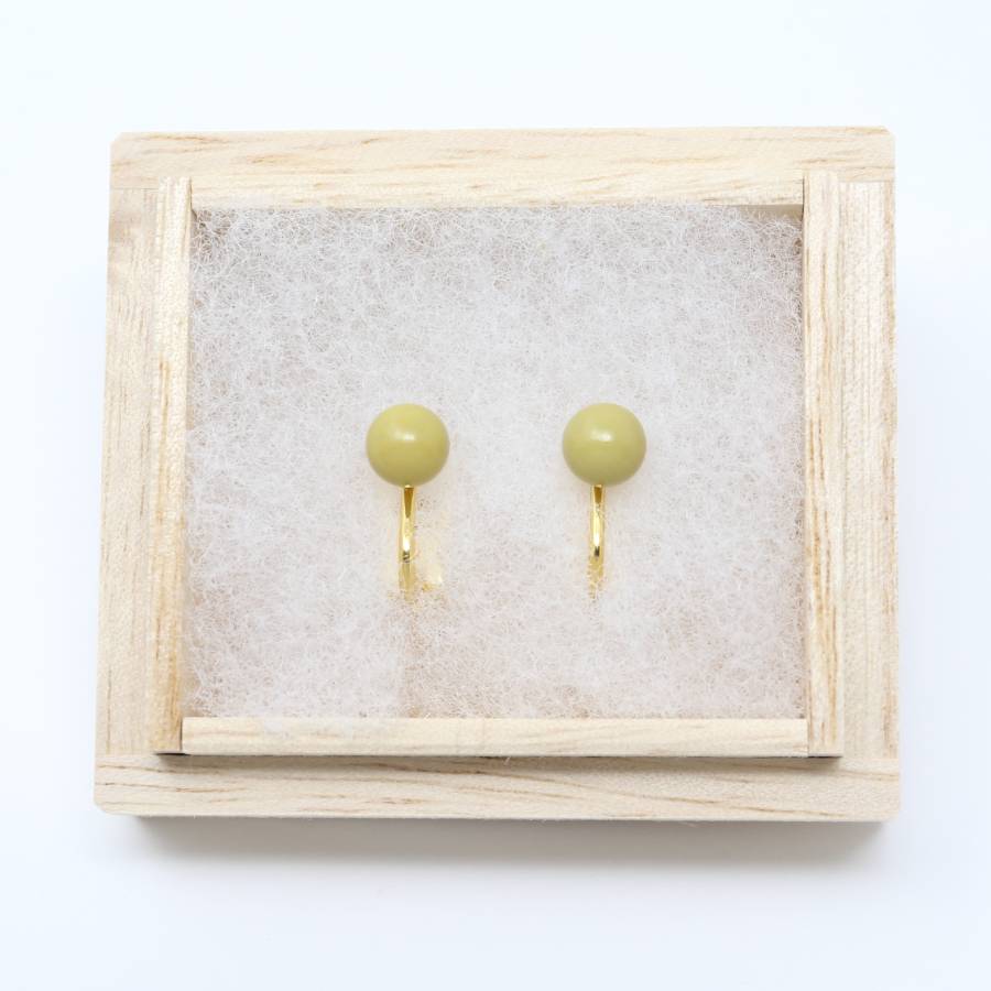 ＜ヌシヤ＞輪島でうまれた うるしのイヤリング　わかな（黄緑）