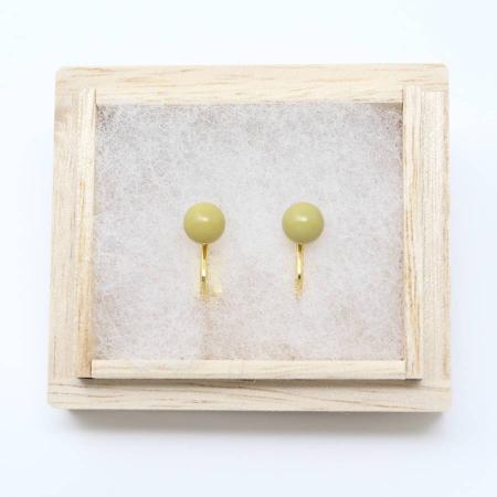 ＜ヌシヤ＞輪島でうまれた うるしのイヤリング　わかな（黄緑）