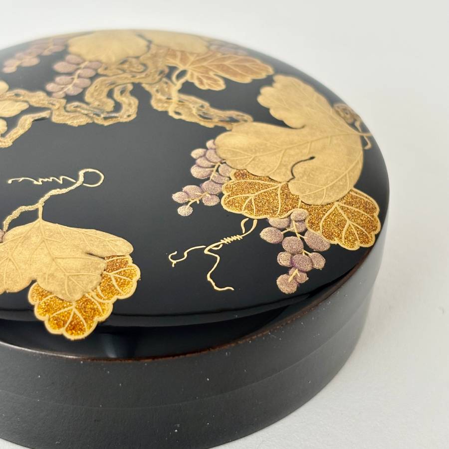 ＜うるしアートはりや＞葡萄蒔絵香合