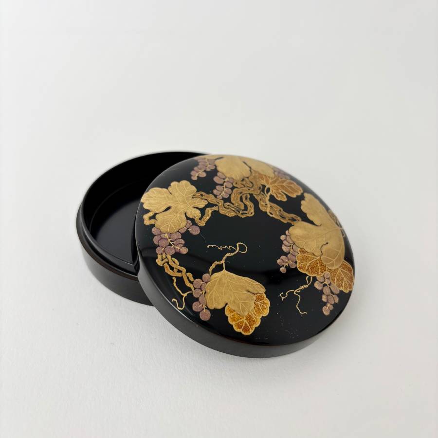 ＜うるしアートはりや＞葡萄蒔絵香合