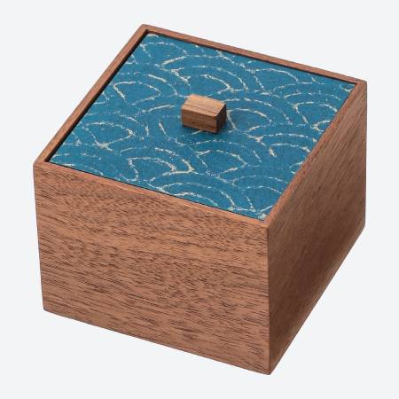〈中野漆器〉一閑張り小箱　空色×青海波