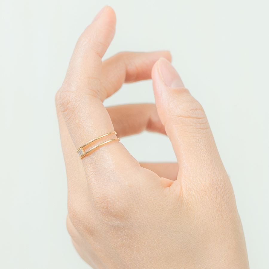 ＜ONOV　LUXE＞リング　GRACE　ダイヤ 0.03ct 3石　K18