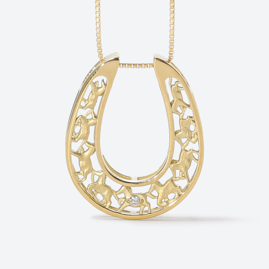 <GOKO>85432 K18イエローゴールド ダイヤモンド 馬9頭 ペンダントネックレス D0.01ct