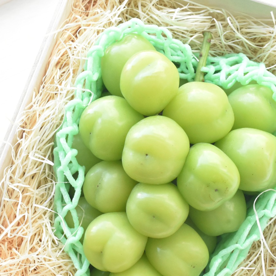 【桐箱入】極大粒シャインマスカット1房700ｇ前後