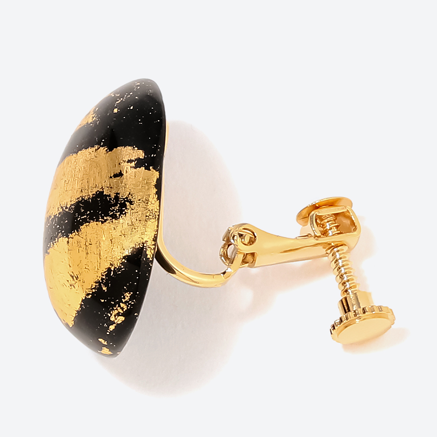 ＜Haku（ハク）＞イヤリング　BRUSH　金箔×黒