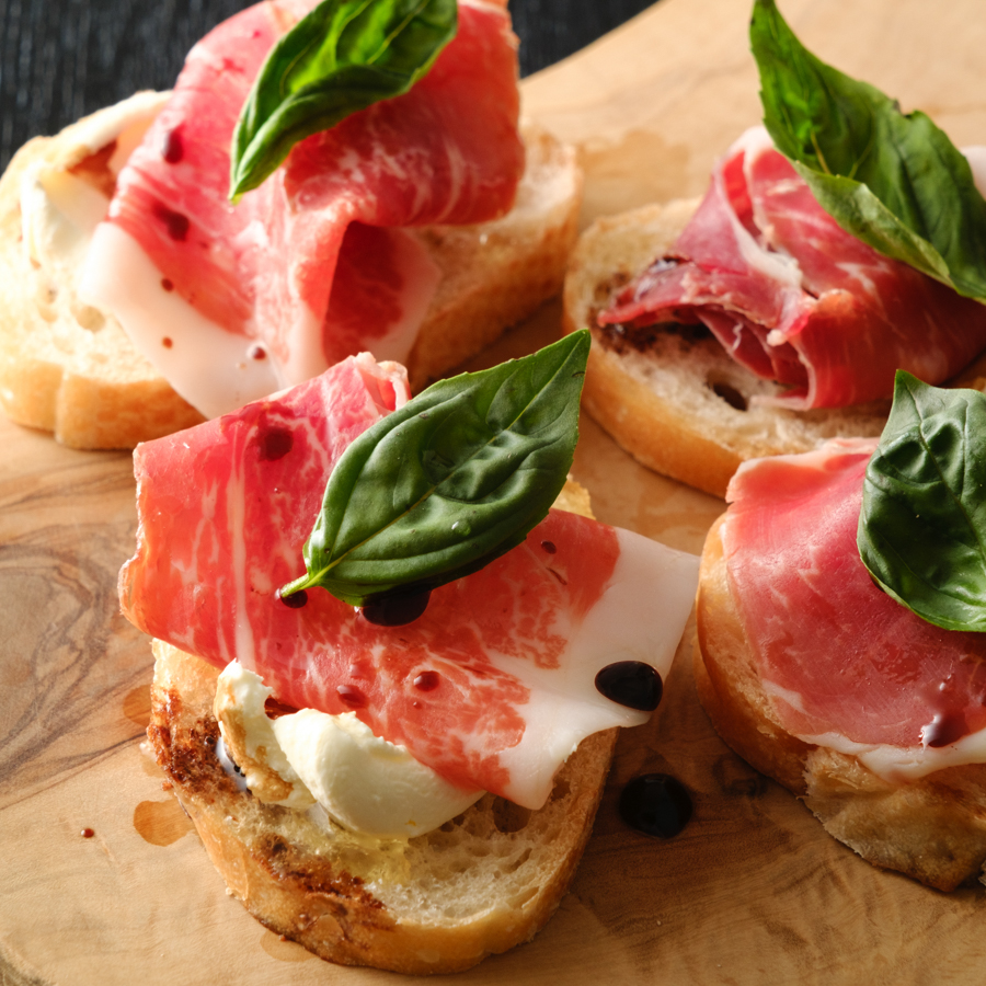 <キュルノンチュエ>ジャンボン・チュエ・クリュ「煙突の燻製生ハム」(鹿児島黒豚の腿肉)3パック