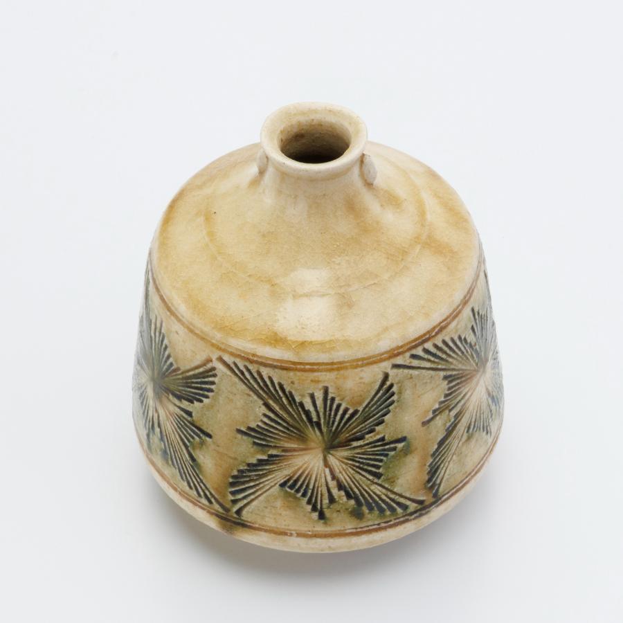 ＜唐三郎窯＞瀬戸焼　加藤唐三郎　黄瀬戸刻紋花入