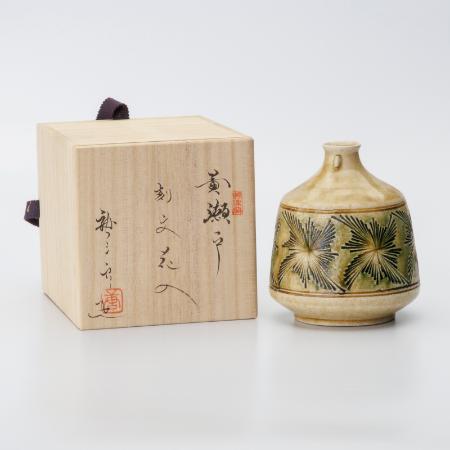 ＜唐三郎窯＞瀬戸焼　加藤唐三郎　黄瀬戸刻紋花入