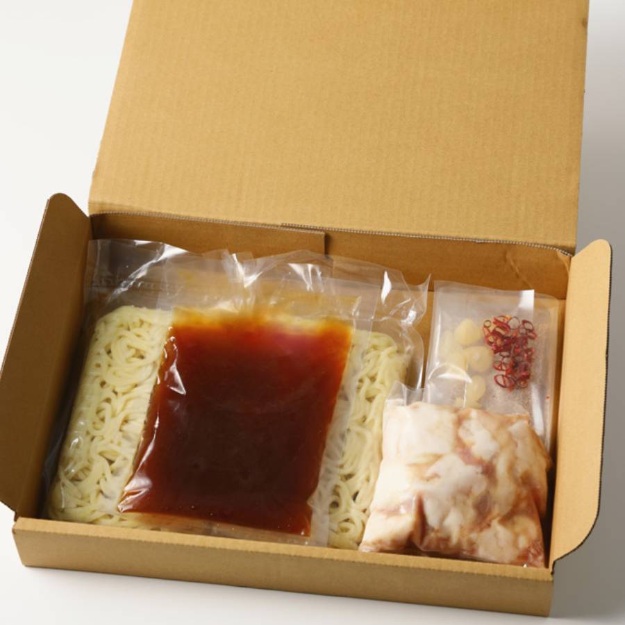 ＜山樹＞国産牛ホルモン「しょう油もつ鍋」ちゃんぽん麺付き2～3人前