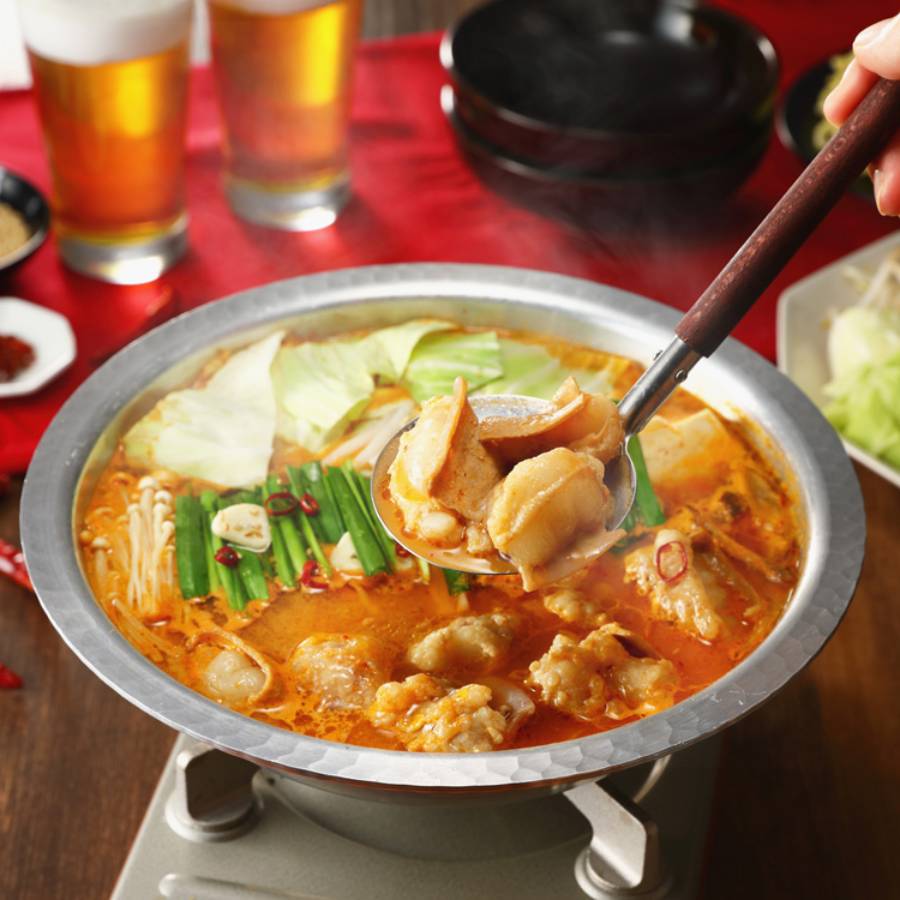 <山樹>国産牛ホルモン「ピリ辛味噌もつ鍋」ちゃんぽん麺付き2~3人前