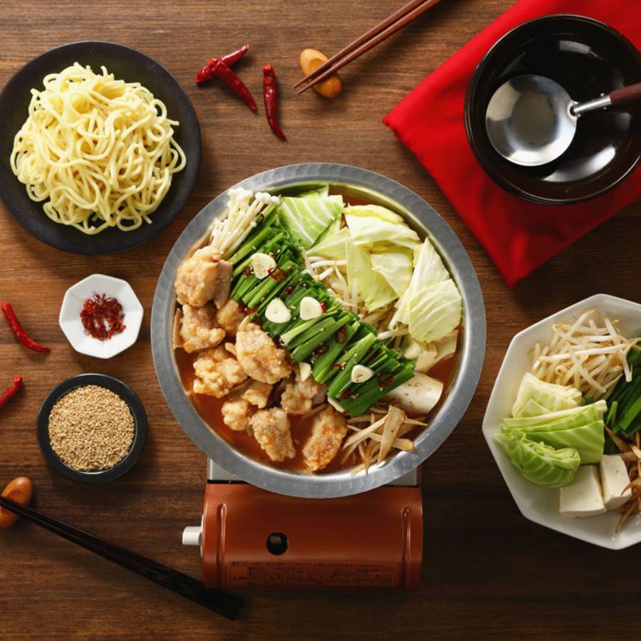 <山樹>国産牛ホルモン「ピリ辛味噌もつ鍋」ちゃんぽん麺付き2~3人前