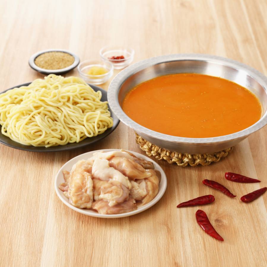 <山樹>国産牛ホルモン「ピリ辛味噌もつ鍋」ちゃんぽん麺付き2~3人前