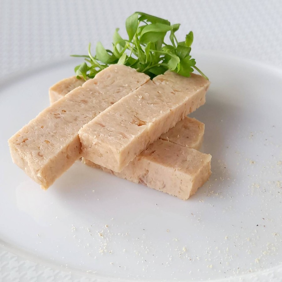 ＜Chez Chouchou＞”純系名古屋コーチン”4種セット（生ハム・パテ・コンソメスープ・手羽元赤ワイン煮）1人前