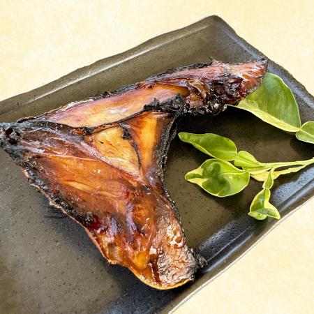 〈岬水産〉「はまち」干物　2種セット　各5袋（計10袋）