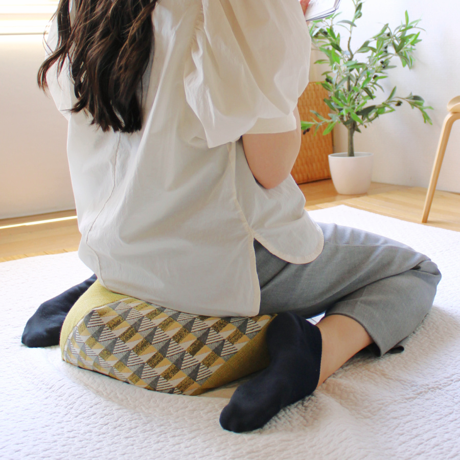 ＜洛中高岡屋＞ショコラ おじゃみ座布団_ポメロ