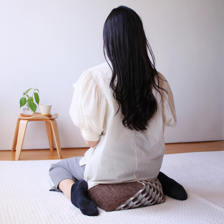 ＜洛中高岡屋＞ショコラ おじゃみ座布団_ダーク