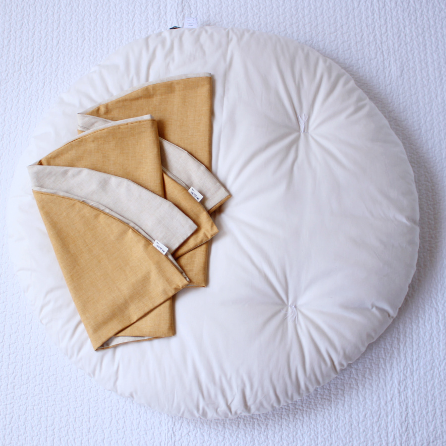 <洛中高岡屋>せんべい座布団(撥水加工の生地を用いたヌード座布団&洗えるカバー2枚セット)_鳥の子金木犀